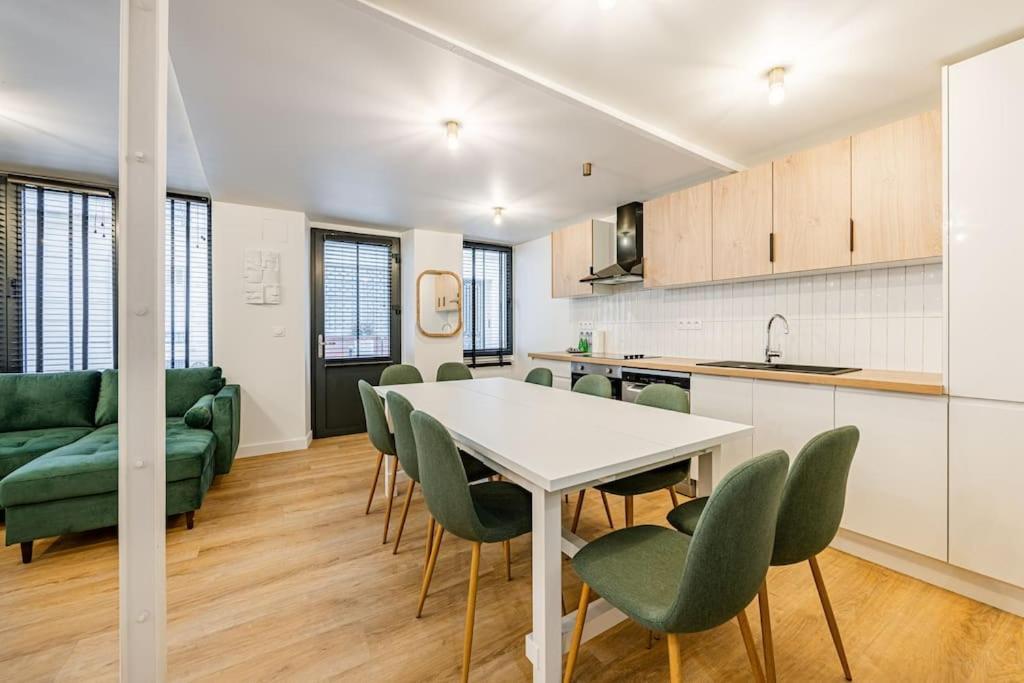 8pers # 3 Bedrooms # Pereire # 17 * Parijs
